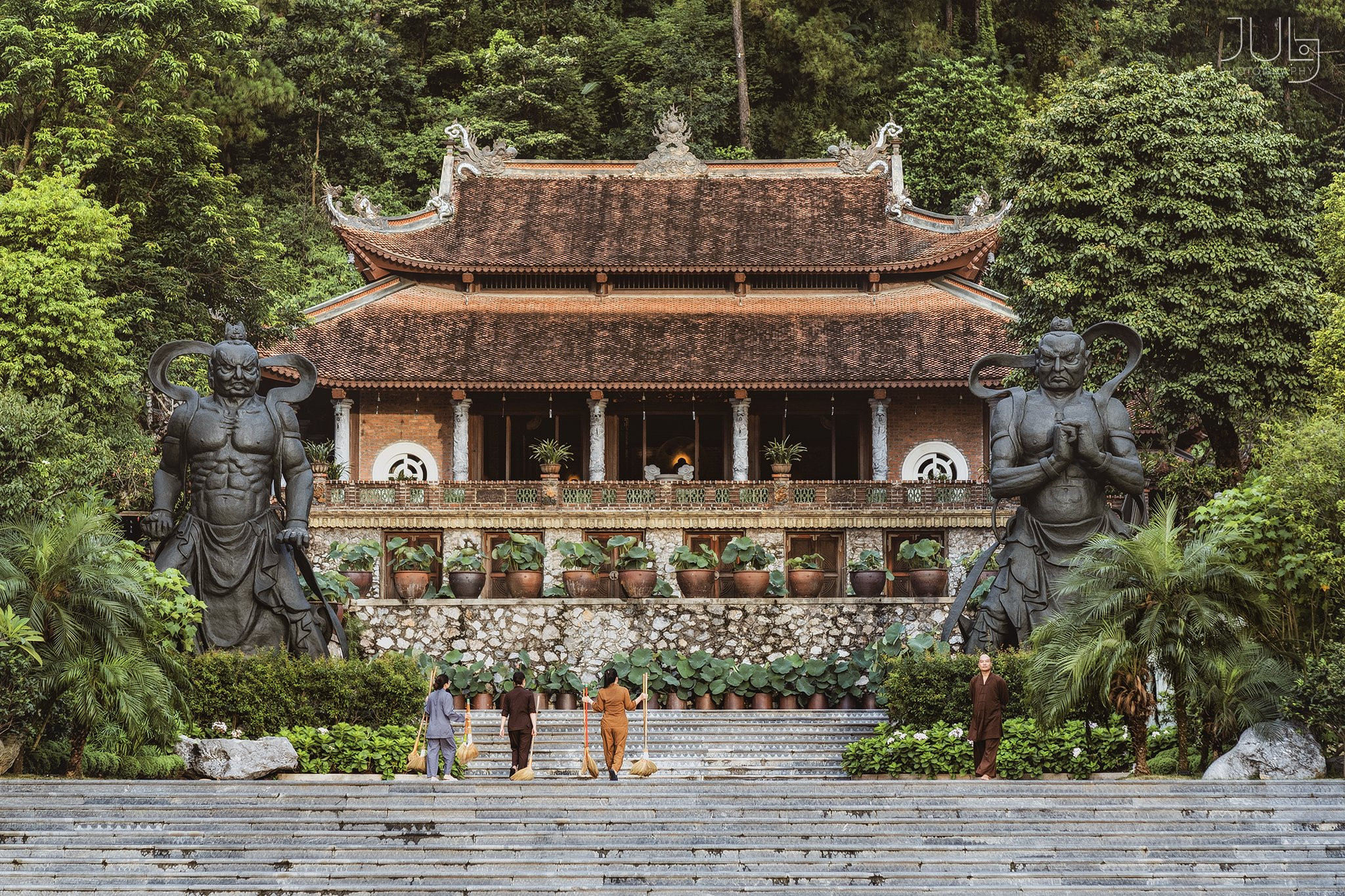 Dịch vụ chuyển phát nhanh hcm đi Hà Nam bằng máy bay